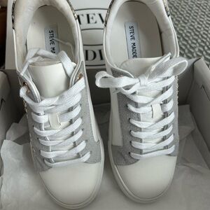 Steve Madden White and Gray Sneakers